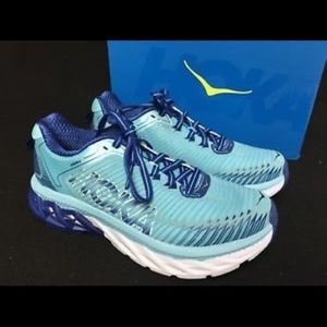 Hoka Arahi running shoes